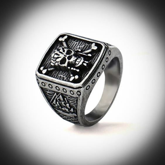 Dead Man's Chest Pirate Skull Ring in Silver Finish