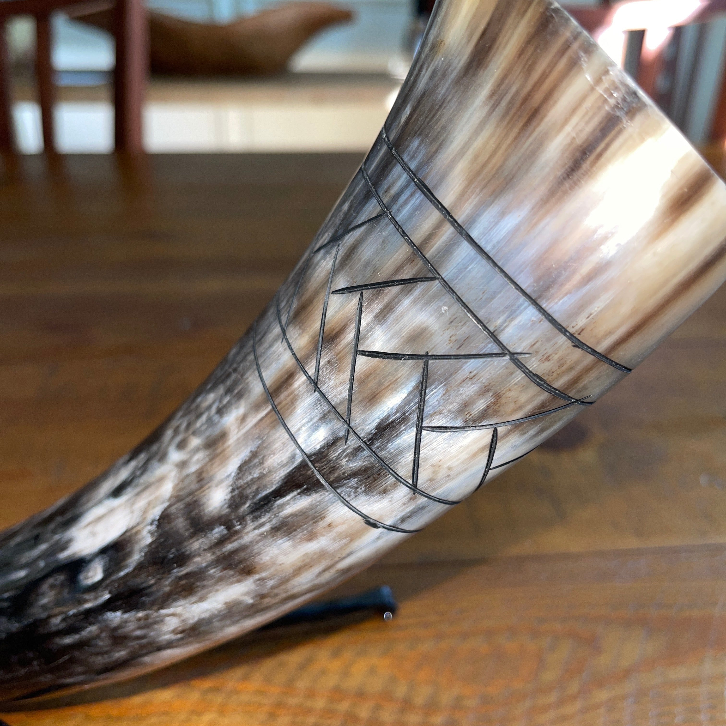 Pirate Drinking Horn Scale Pattern